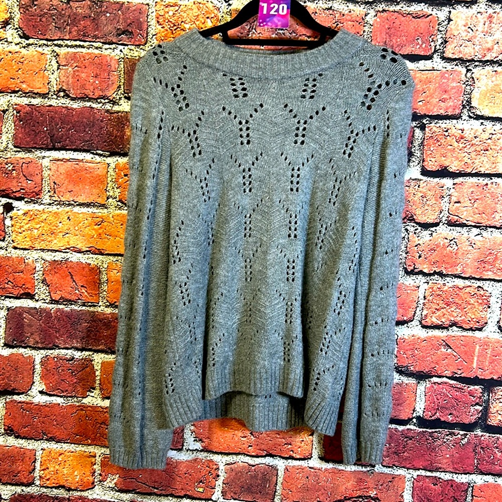 Gap sweater Size Medium, Grey, Lightweight Knit, Nice Big, Oversized Sleeves